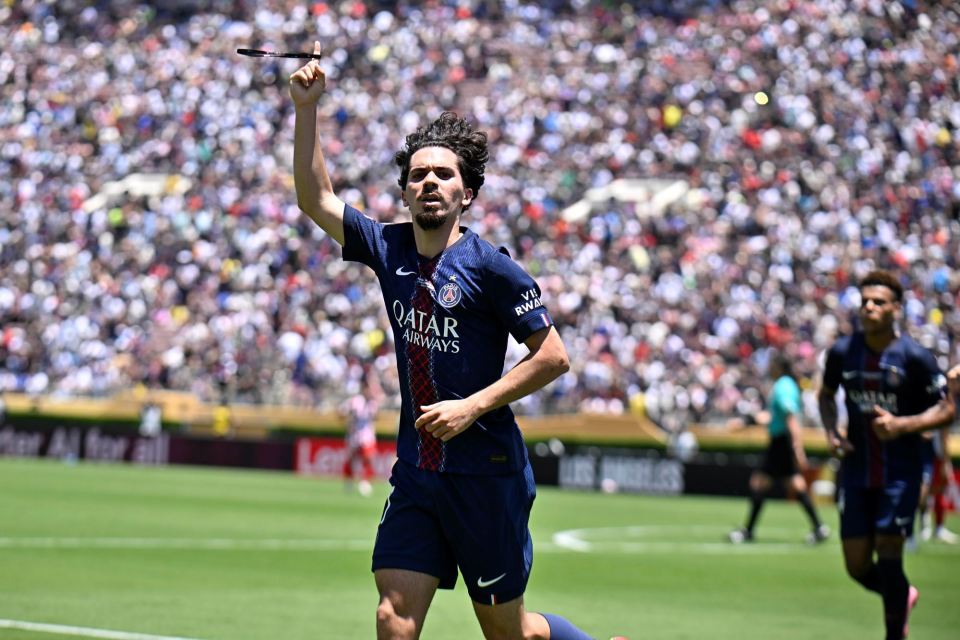 雄鹿客场胜 雄鹿客场胜